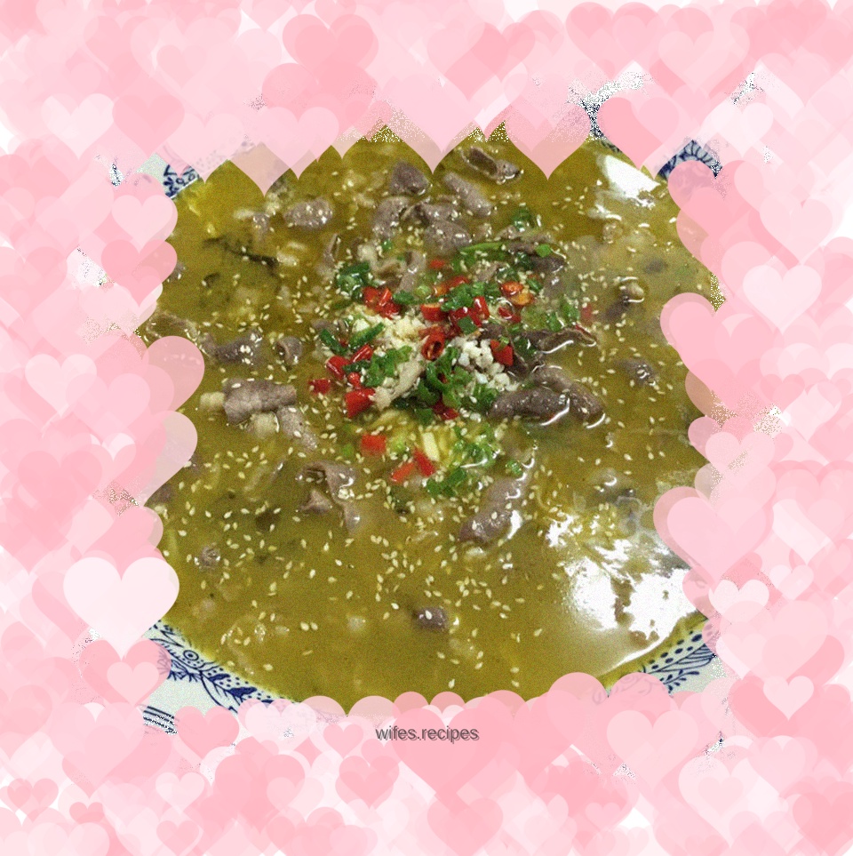 Fatty beef in sour soup