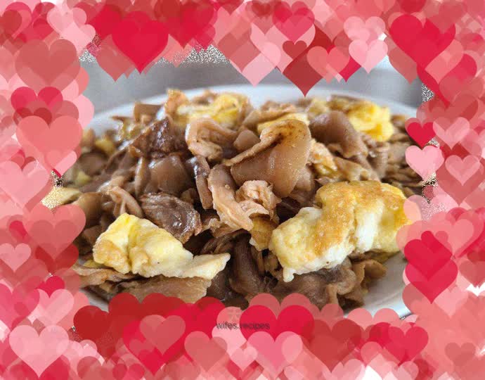 Dried lettuce and scrambled eggs