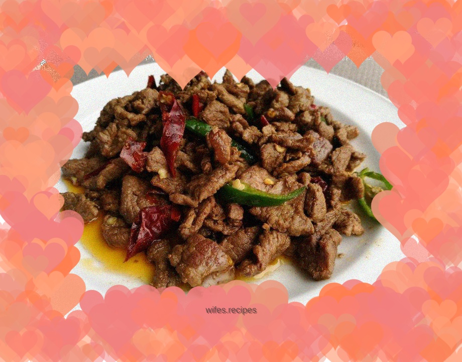 Stir-fried shredded beef with double pepper
