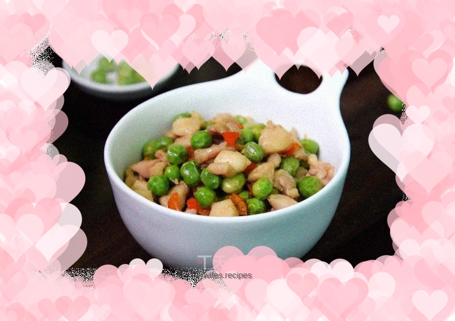 Stir-fried diced chicken with peas