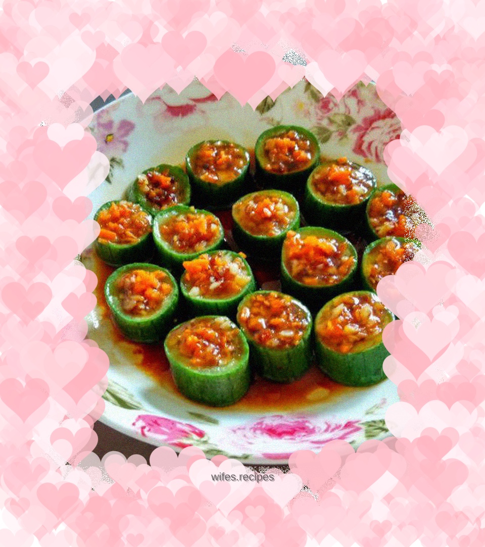 Steamed loofah with garlic