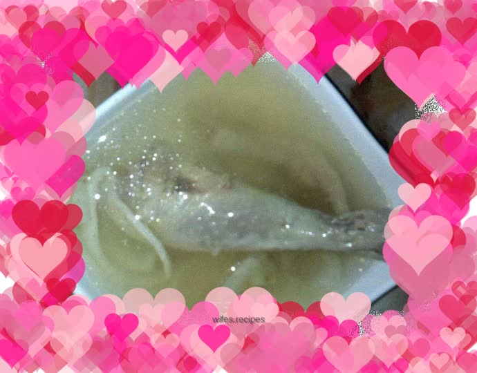 Fish gelatin stewed chicken