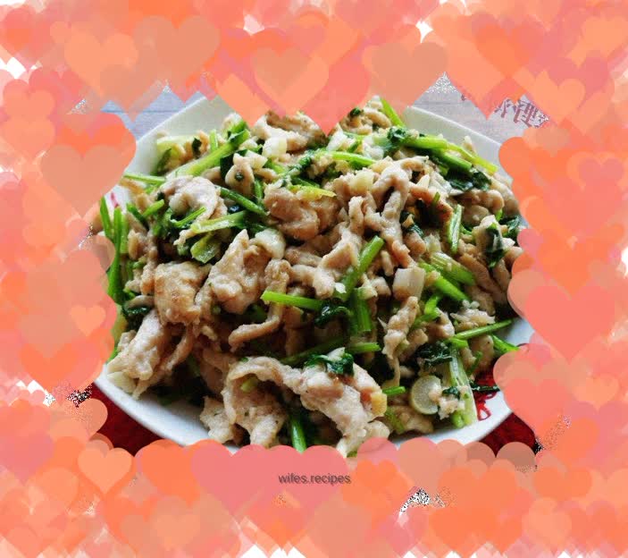 Stir-fried shredded chicken with coriander