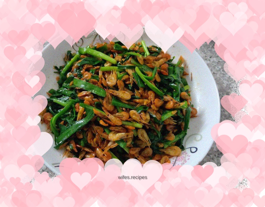 Stir-fried river shrimp with leeks