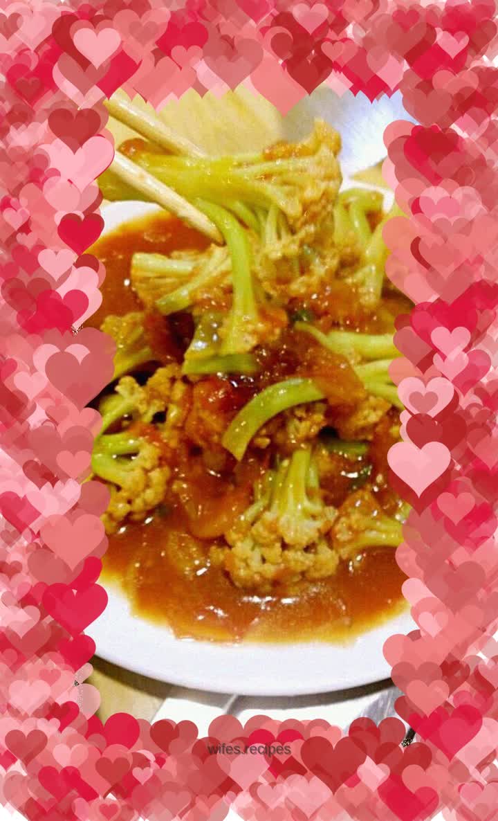 Stir-fried cauliflower with tomatoes