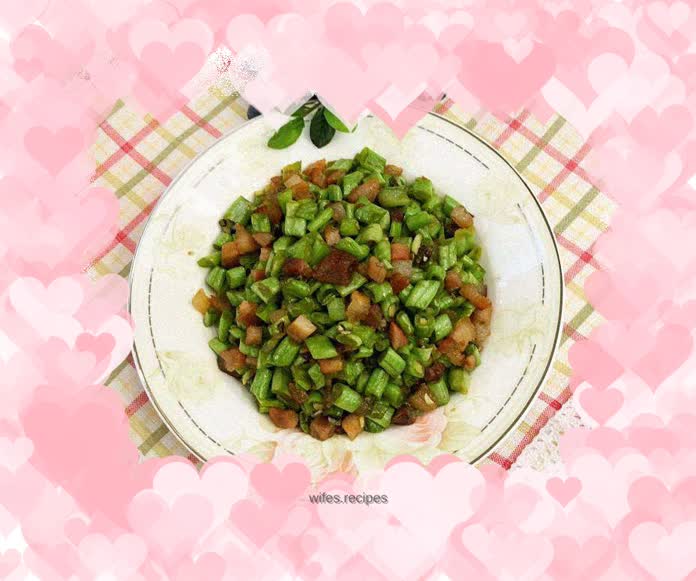 Stir-fried beans with barbecued pork