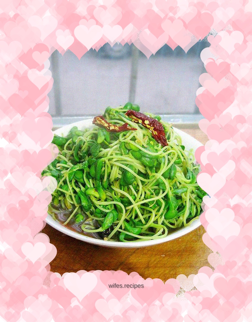 Stir-fried black bean sprouts with amaranth