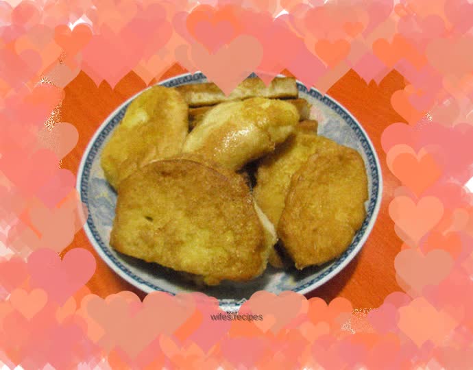 Sweet golden steamed bun slices