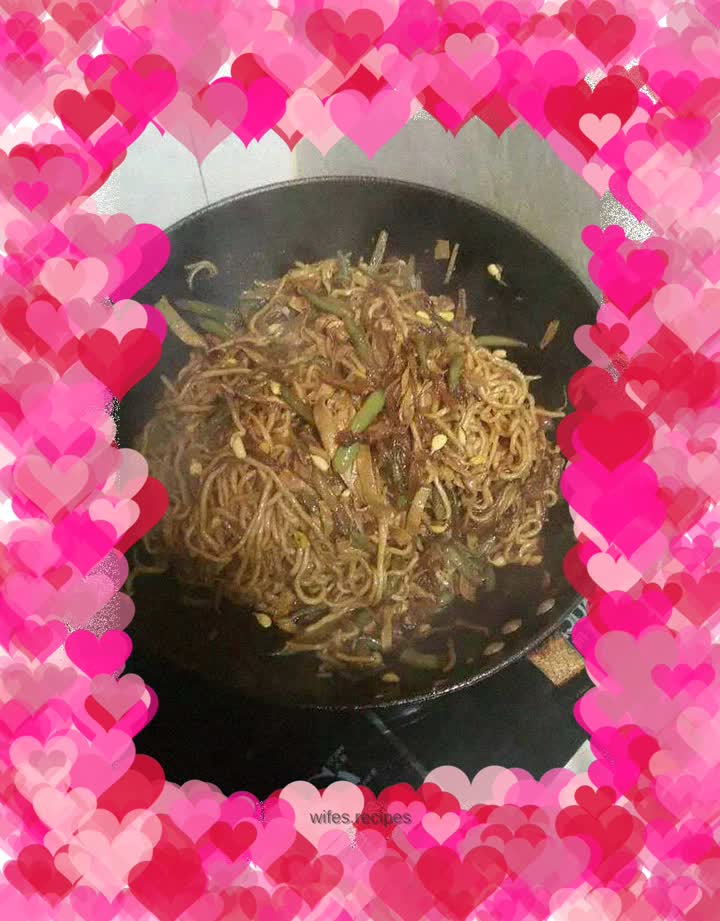 Homemade braised noodles