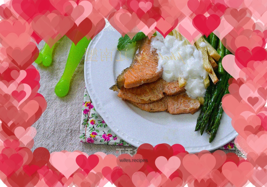 Pan-fried salmon with asparagus