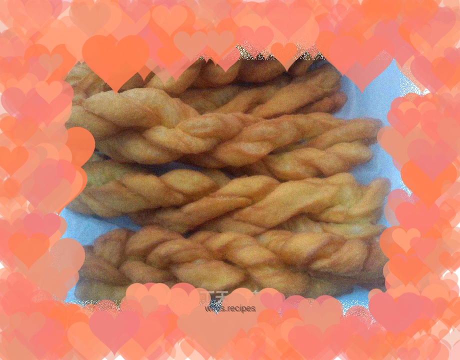 Old-fashioned fried crispy twists