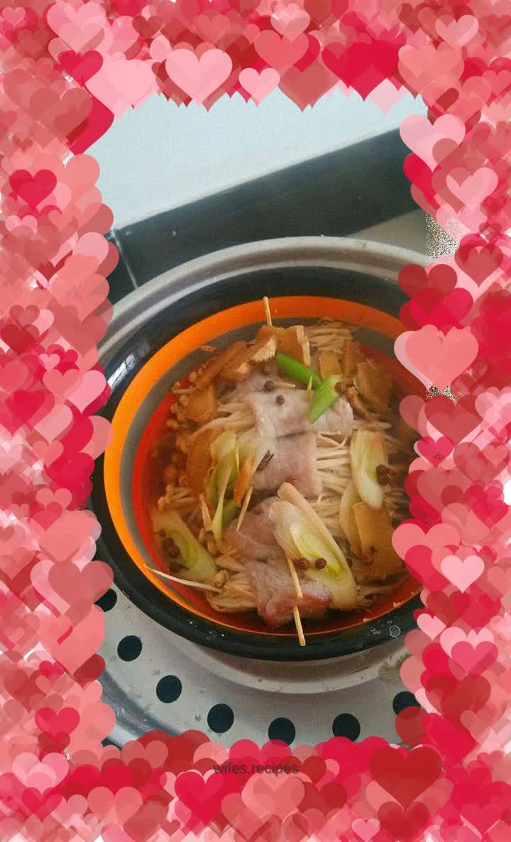 Tenderloin rolls with enoki mushrooms