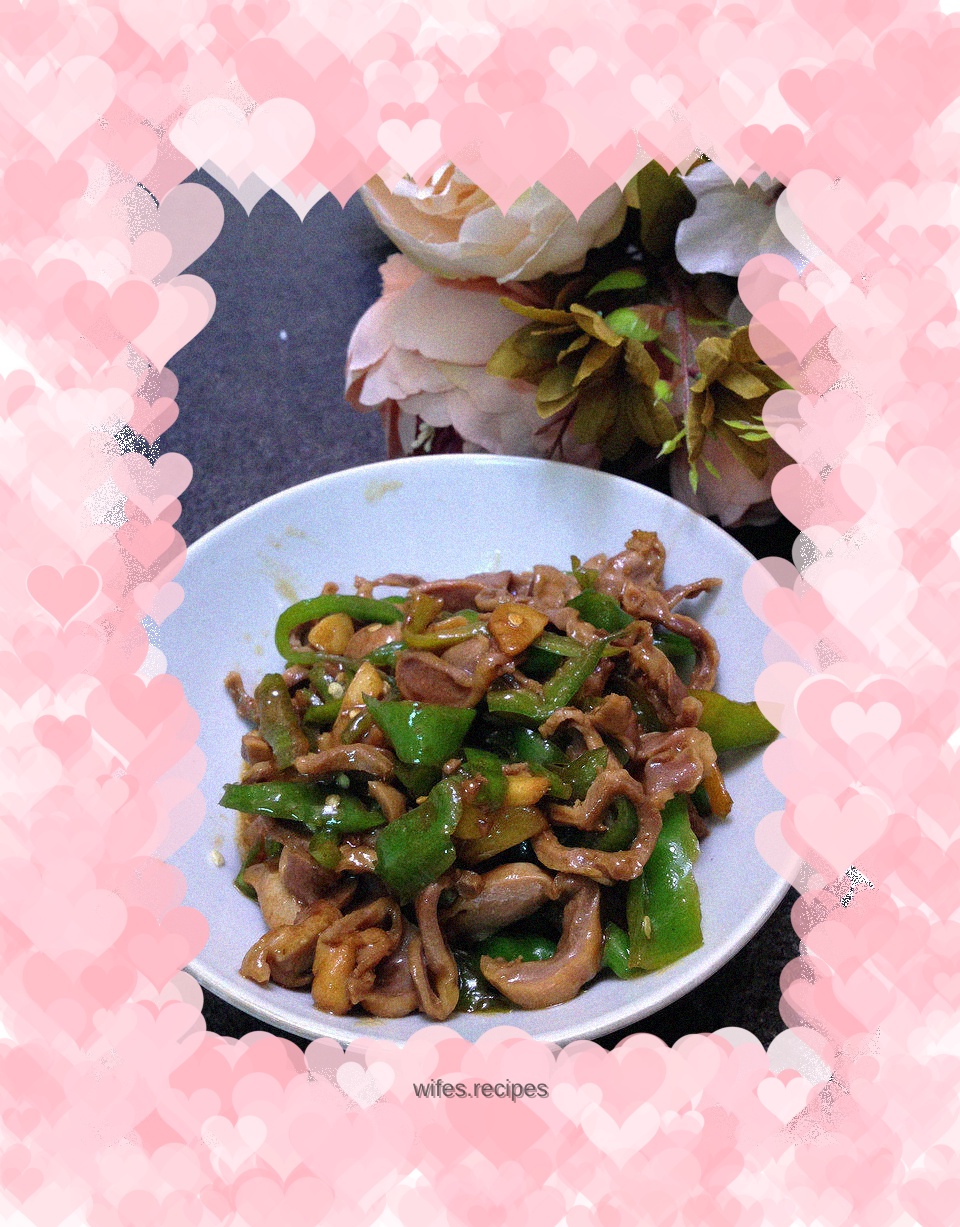 Stir-fried chicken gizzards with cumin and pepper