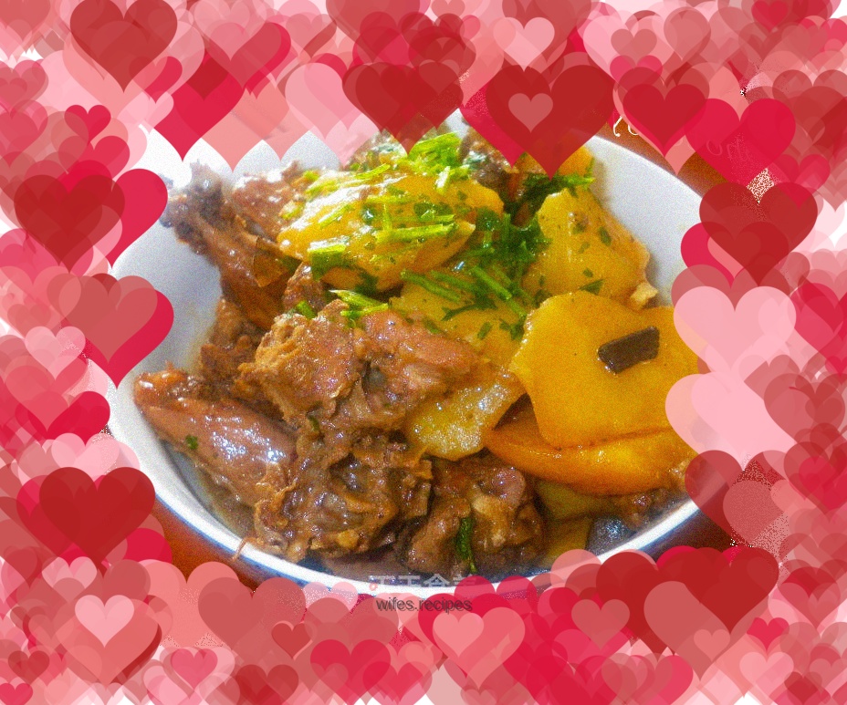 Goose stewed with potatoes