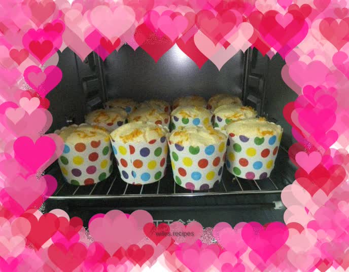 Muffin cup meat floss cake