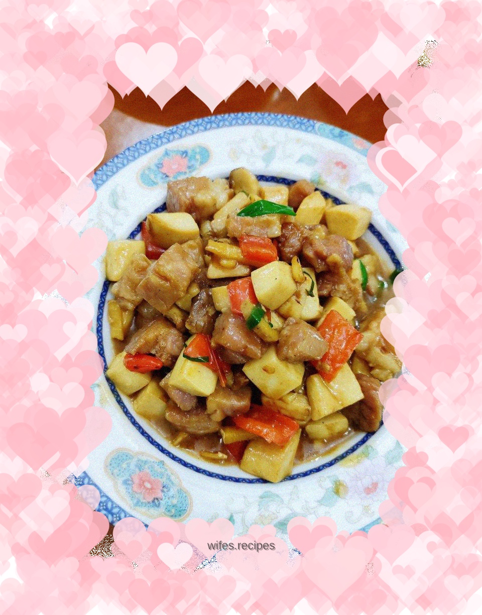 Stir-fried beef cubes with king oyster mushrooms