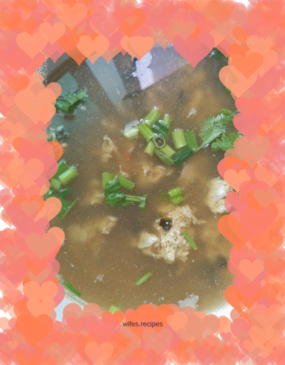 Seaweed, shrimp skin and egg drop soup