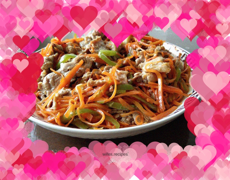 Shredded pork with green pepper and carrot