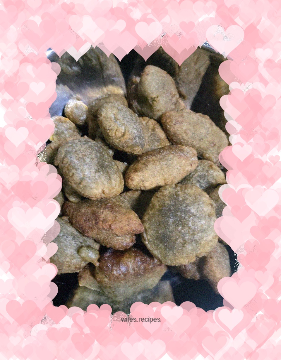 Fried moxa leaf dumpling