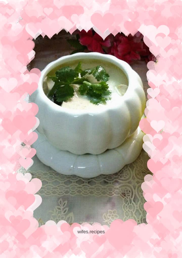 Milky white fish head tofu soup