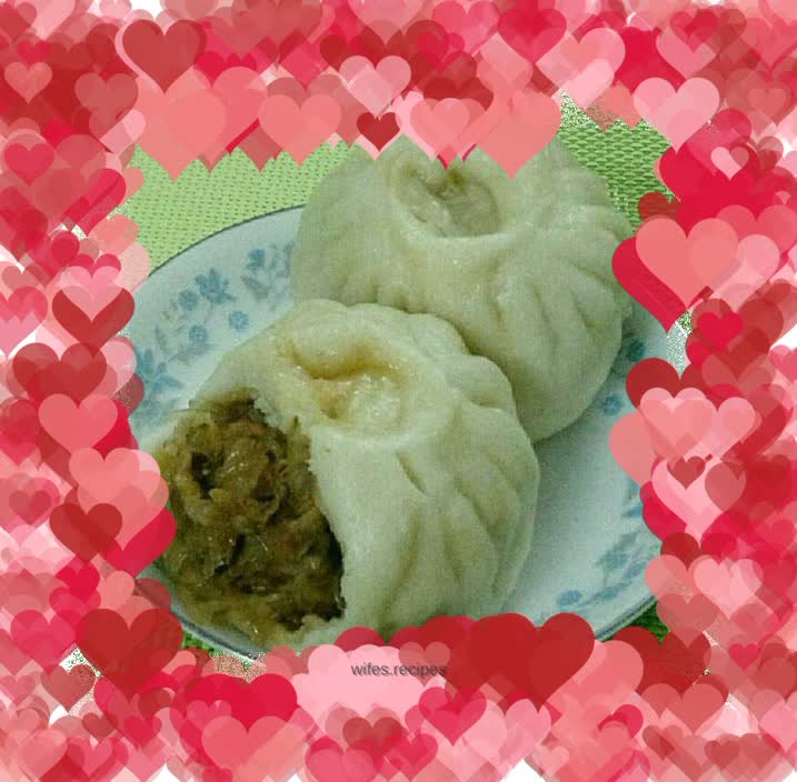 Vegetable and meat buns