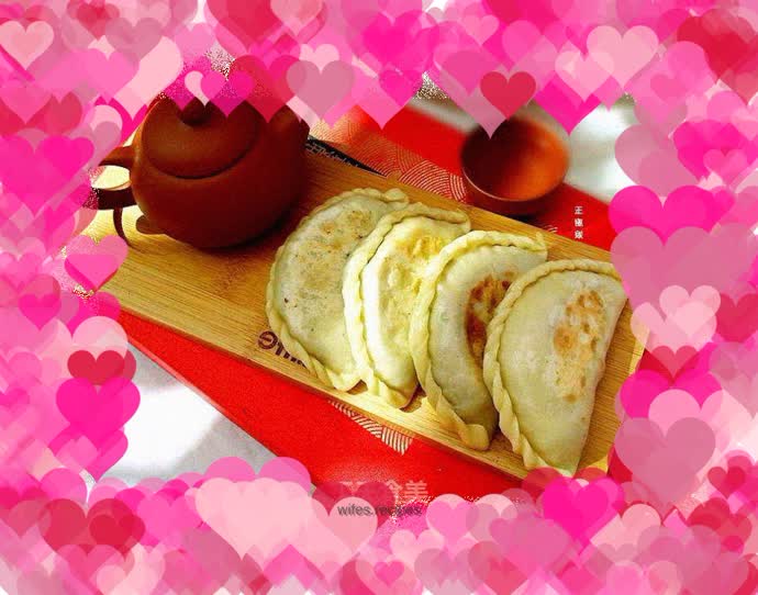 Fried Dumplings with Mushrooms and Chives