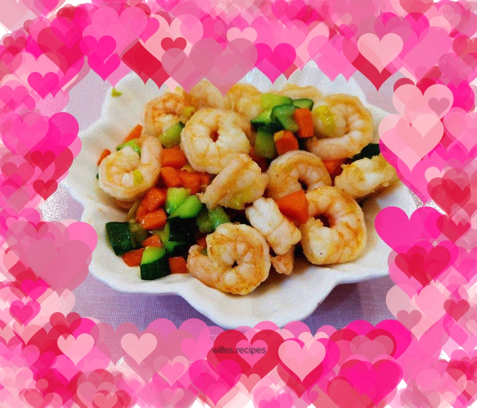 Stir-fried shrimps with cucumber