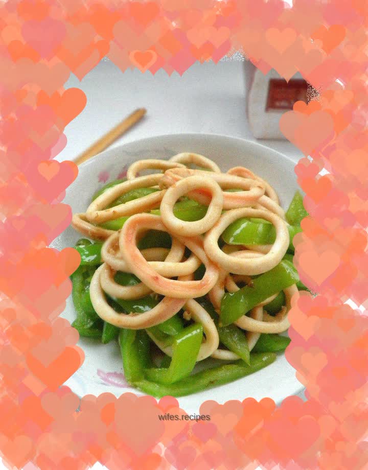 Fried squid rings with green pepper