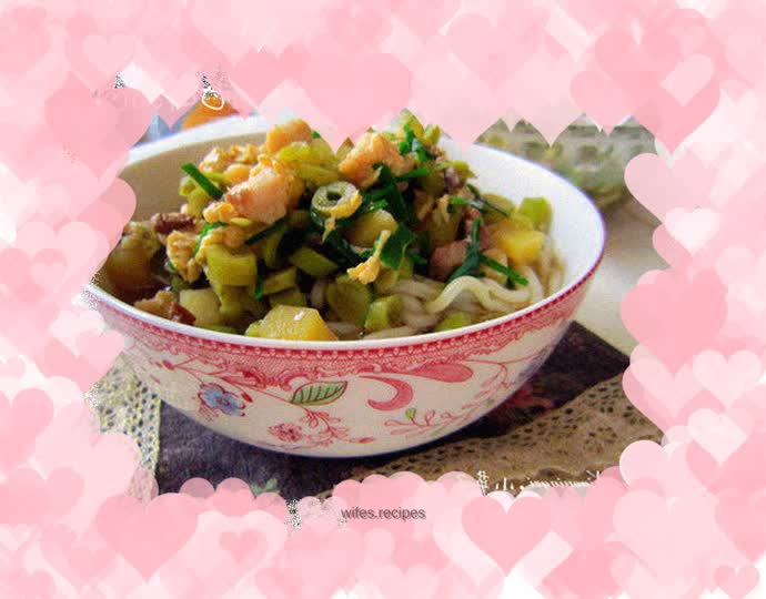 Seafood braised noodles