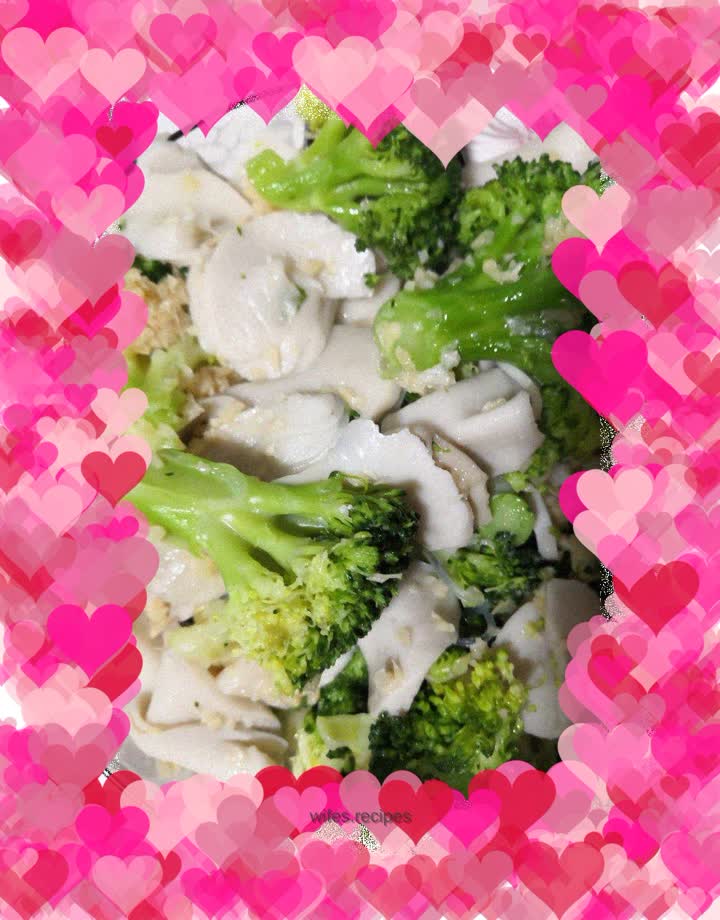 Cold broccoli and king oyster mushrooms