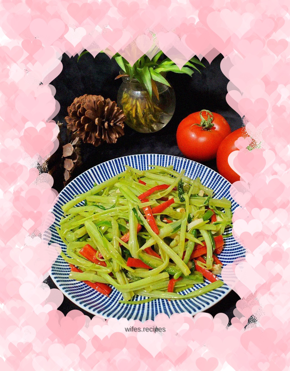 Stir-fried water spinach stems with green and red peppers