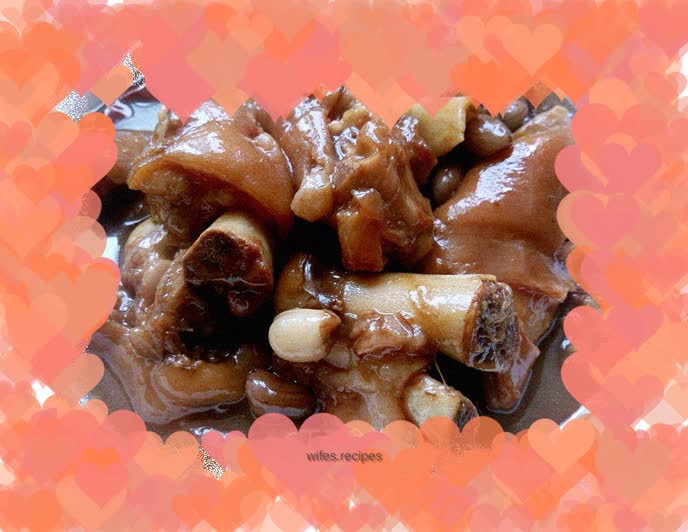 Braised pork trotters