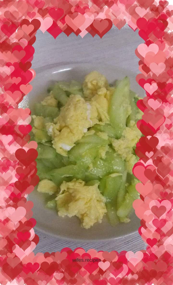 Cucumber scrambled eggs