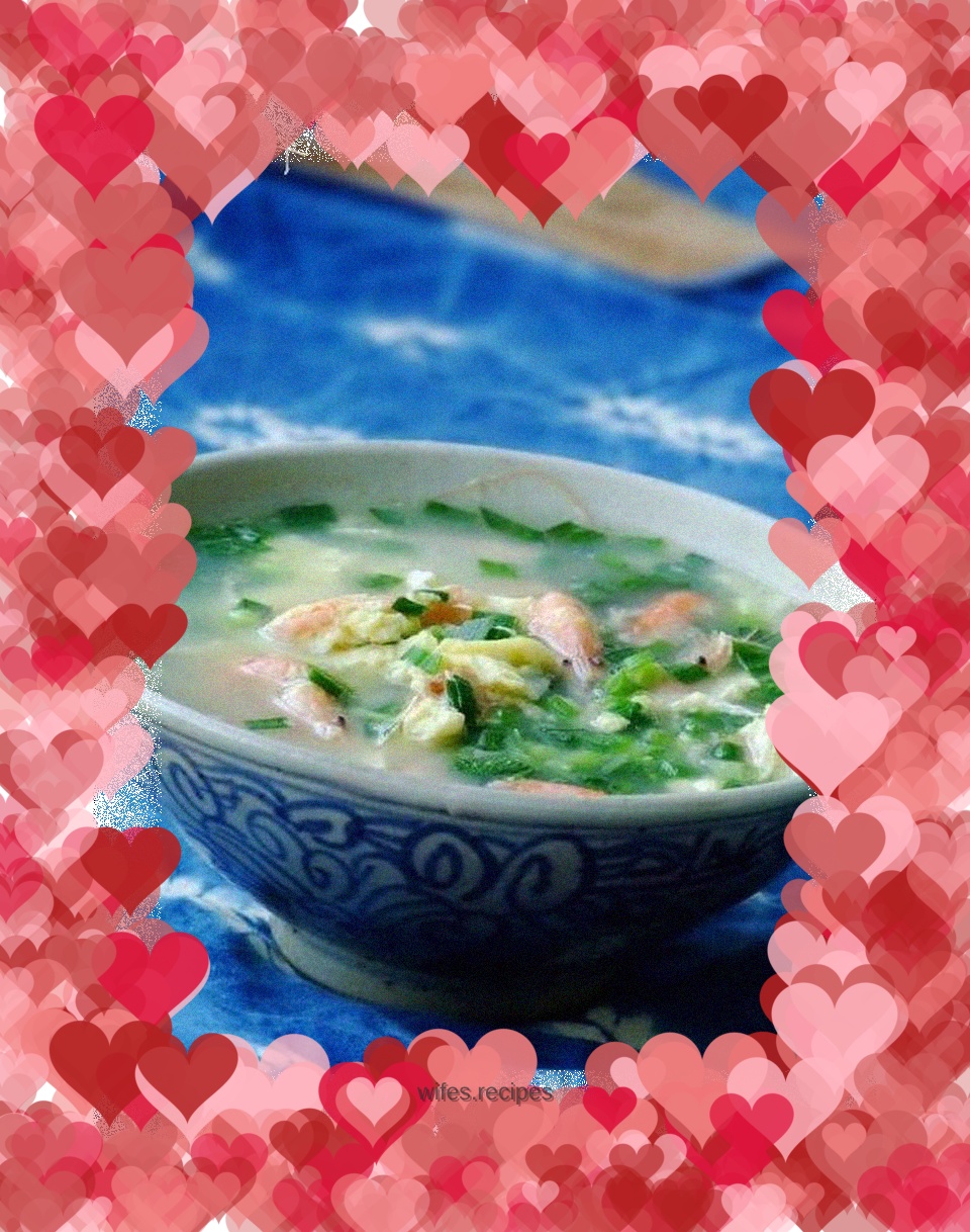 Shrimp, leek and egg soup