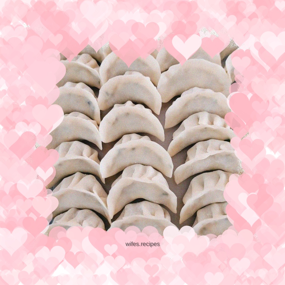 Leek and egg dumplings