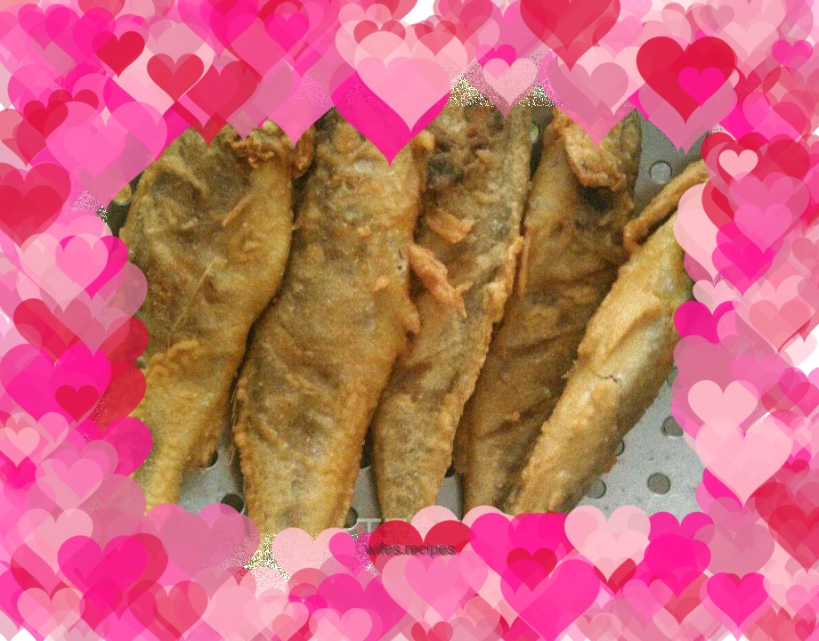 Fried small yellow croaker