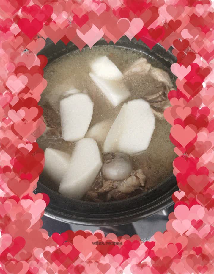 Stick bone and white radish soup