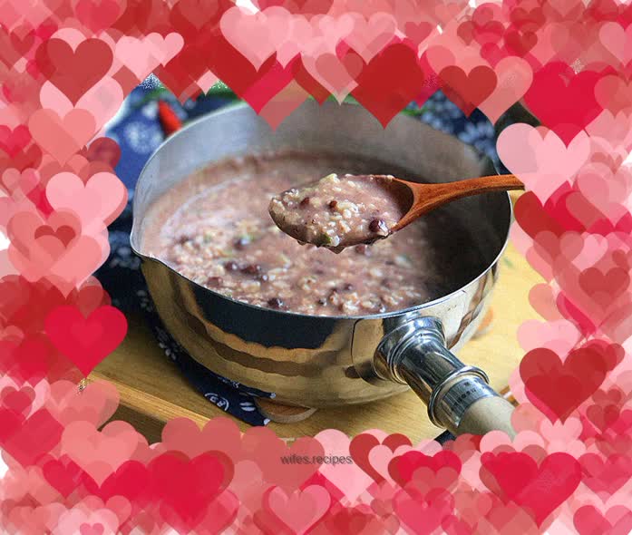 Oatmeal porridge with shiitake mushrooms, lean meat and red bean paste
