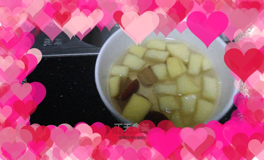 Red date and apple soup