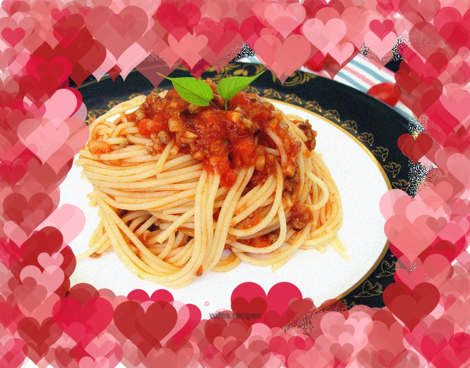 Pasta with Tomato Sauce and Mushroom Meat Sauce