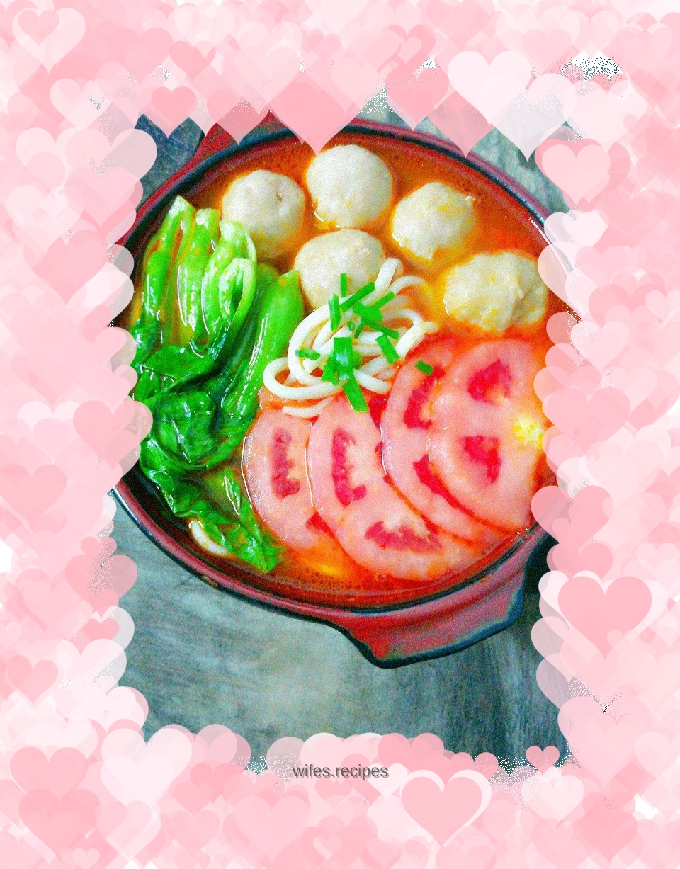 Tomato meatballs and potato powder