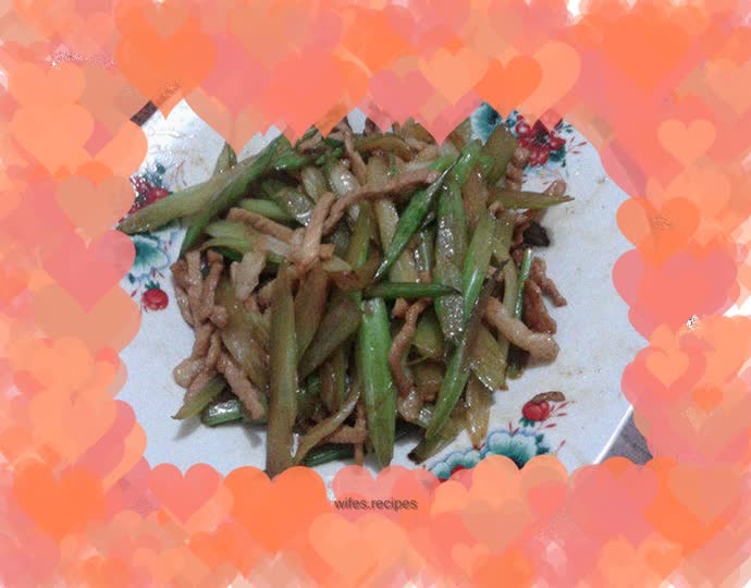 Stir-fried shredded pork with celery