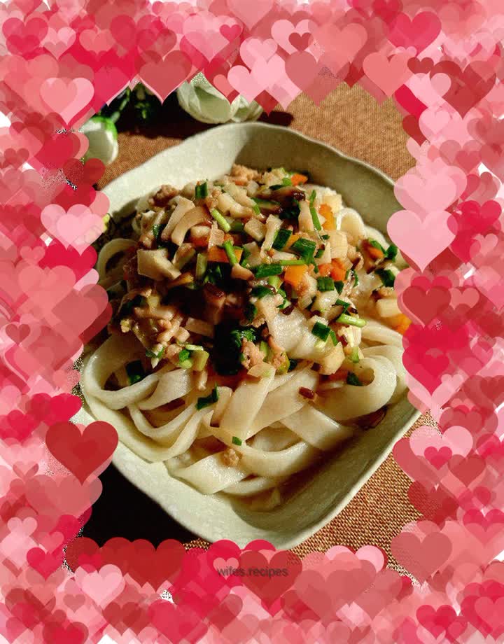 Mushroom and meat noodle soup