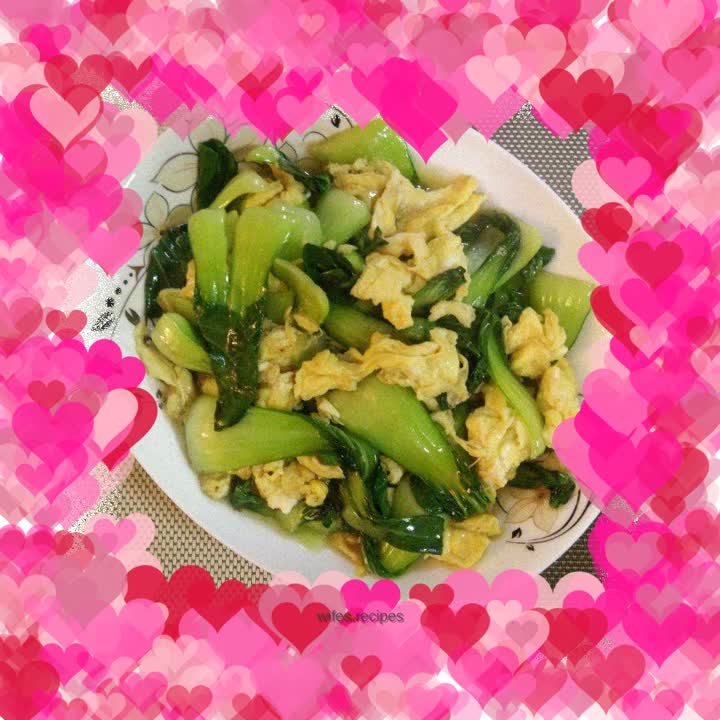 Scrambled eggs with small rapeseed