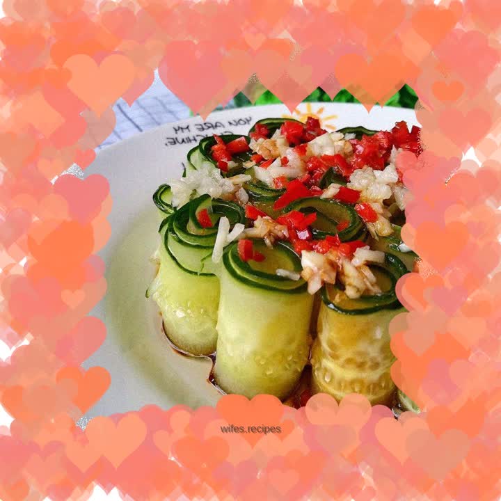 Cucumber rolls with oil