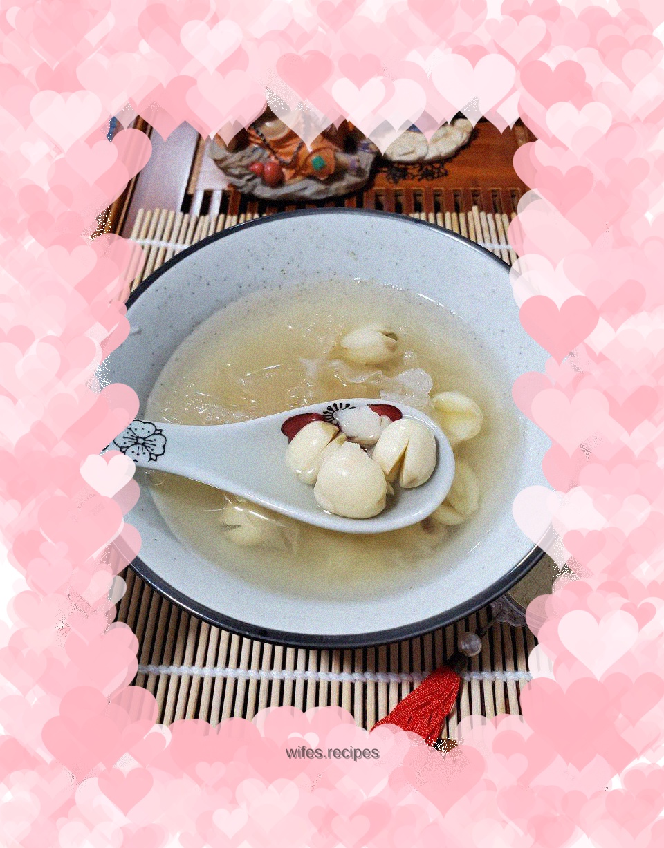 Lotus Seed and Tremella Soup