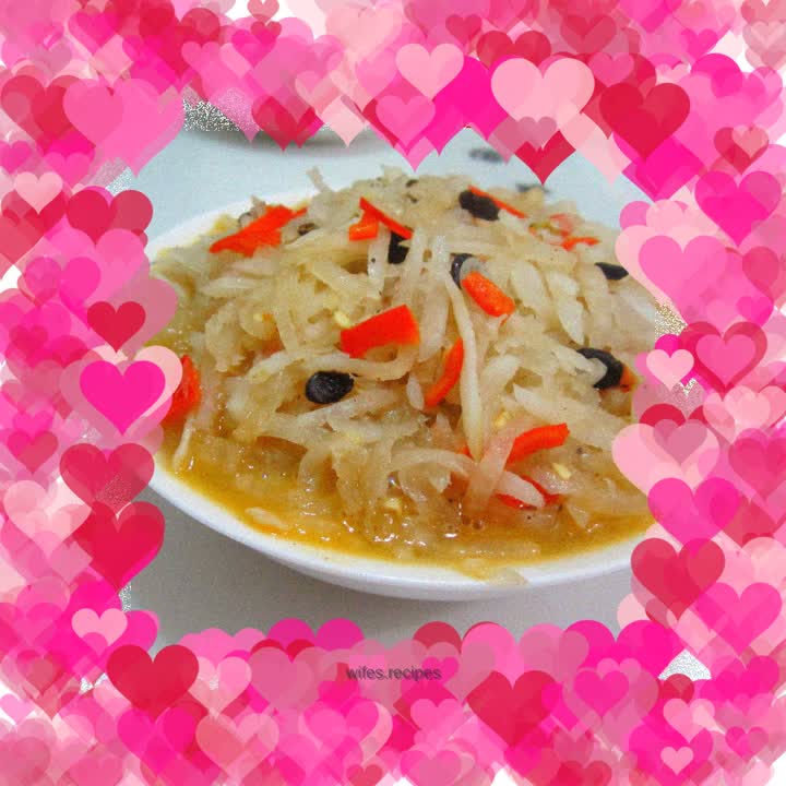 Shredded white radish with soy sauce