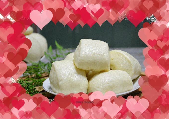 Milk knife to cut steamed buns