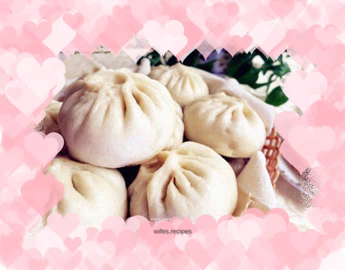 Steamed dumplings with pork vermicelli stuffed with cabbage