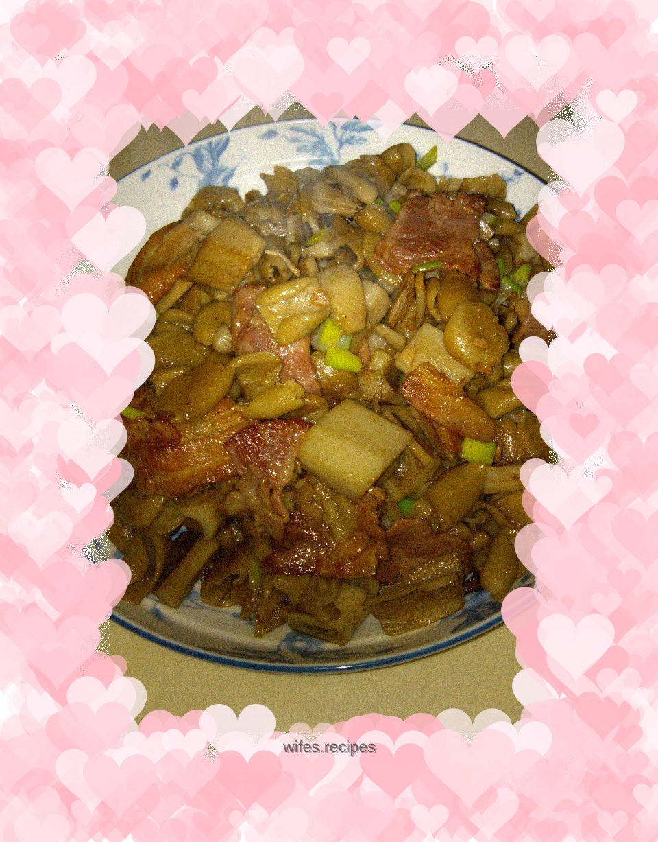 Fried noodles with bacon